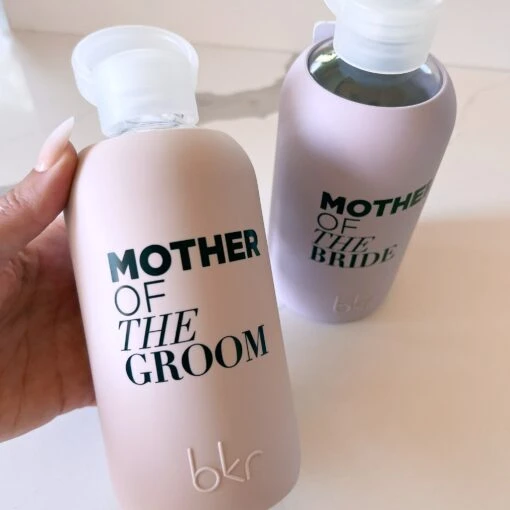 LULU MOTHER OF THE GROOM LITTLE BOTTLE 500ML (16OZ) -Drinkware Shop bkr glass water bottle 16oz lulu mother of the groom little bottle 500ml 16 oz pkmglpt s16ht 34638492041387